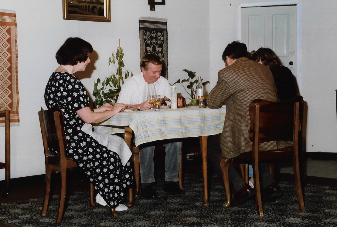 Table Manners, High Tor Players 1993, picture 11
