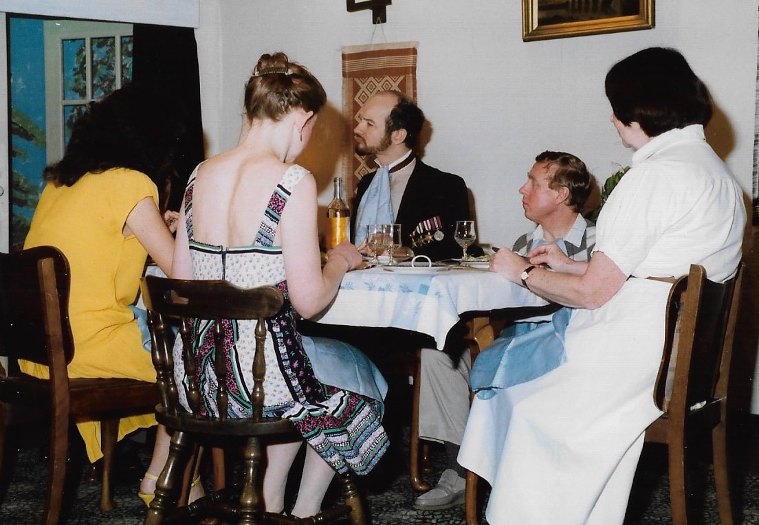 Table Manners, High Tor Players 1993, picture 15