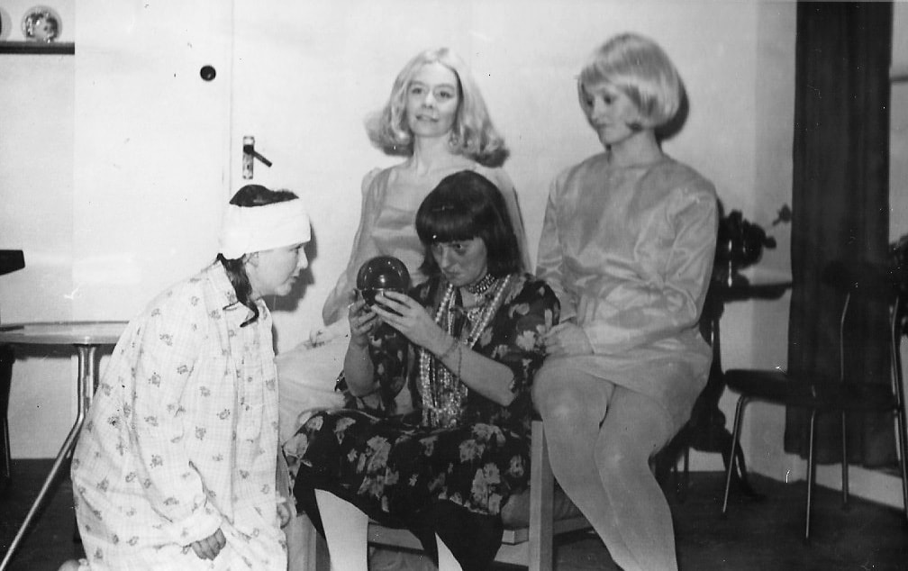 Blithe Spirit, High Tor Players 1970, picture 8